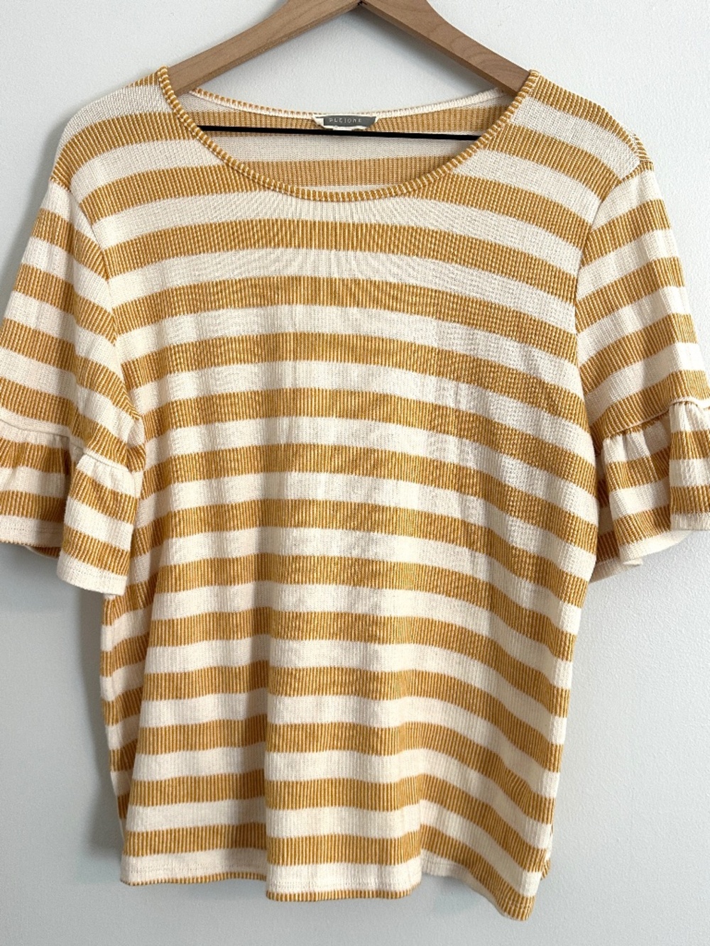Pleione Ribbed Sweater Top Large Yellow Striped Short Flutter Sleeve Fall Autumn